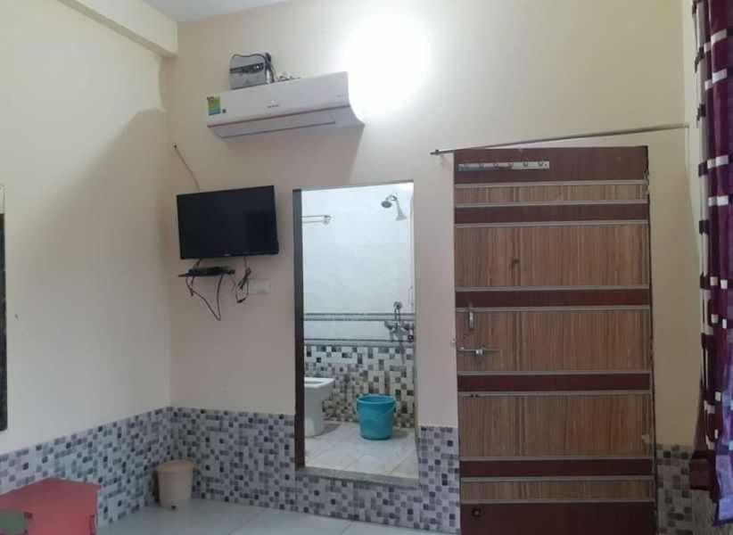 Oyo 81087 Hotel Relax Inn Hathras Exterior photo