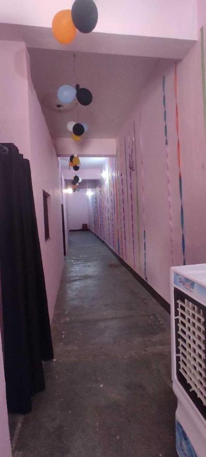 Oyo 81087 Hotel Relax Inn Hathras Exterior photo